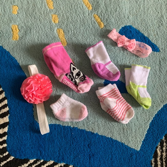 Baby girl 0-3 month clothing bundle - Picture 4 of 10